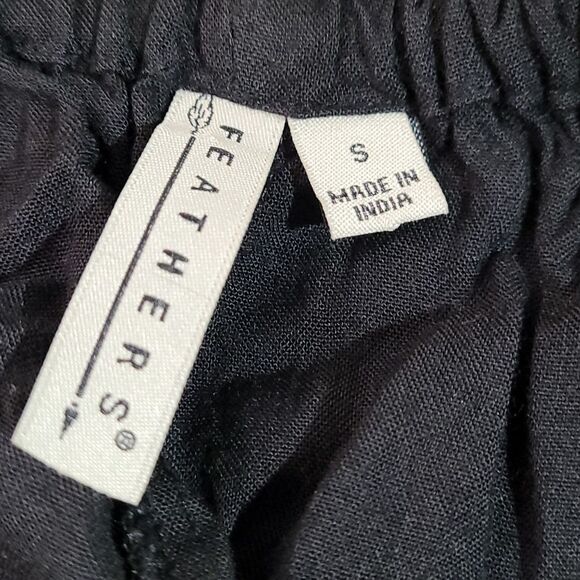 Feathers Black Garment With Embroiderd Sleeves Size Small - Picture 5 of 5